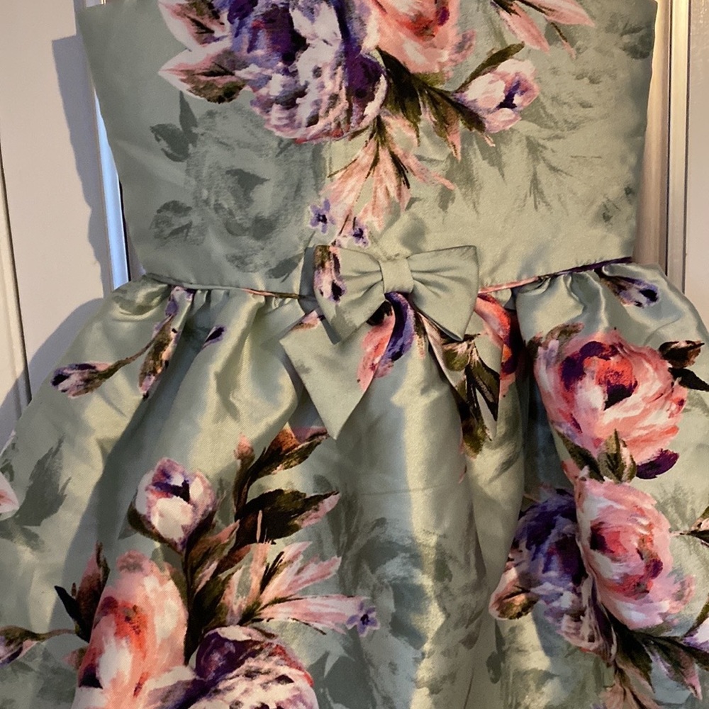 Girls dress